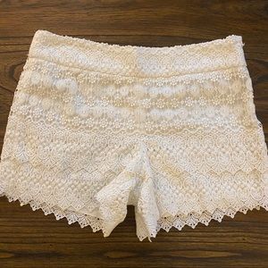 ⭐Loft Rivera Off White Crochet/Lace Shorts